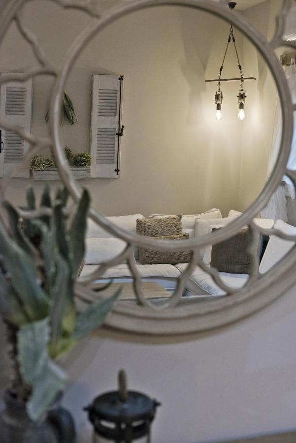 Stylish Apartment At Pagrati Athens Exterior photo